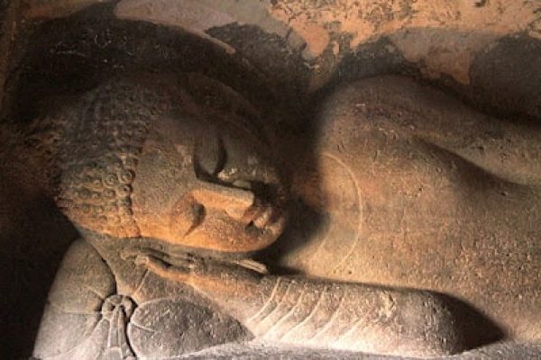 Ajanta Buda inclin-min