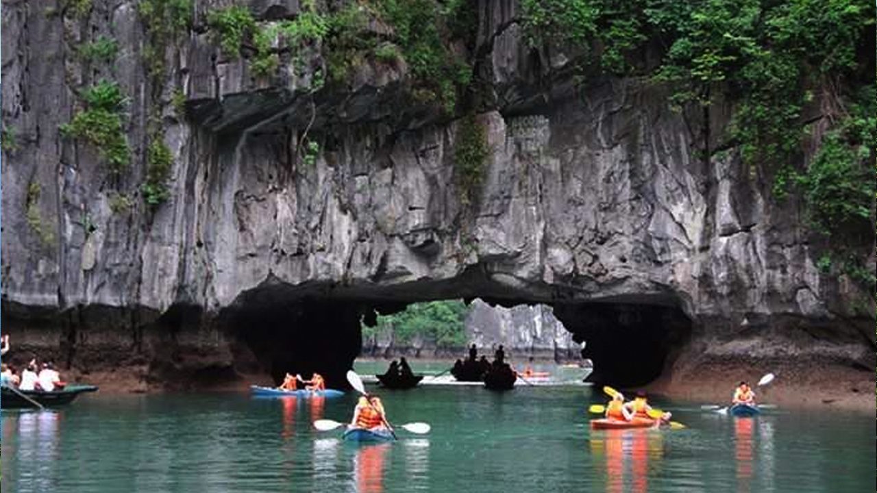 Halong Bay Kayaks 1