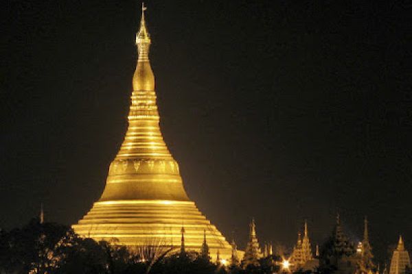 YANGON-Shwedagon083